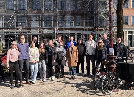 Gruppenaufnahme der Studierenden nebst Exkursionsleitung