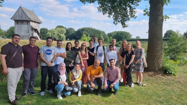 Gruppenbild der Sommerschule 2022 im Goldenstedter Moor