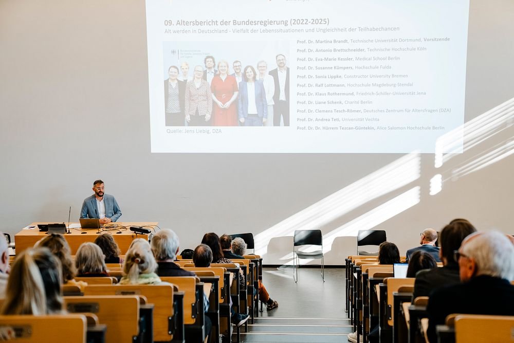 Impulse für ein gesundes Altern: Fachtagung des Neunten Altersberichts der Bundesregierung in Vechta