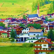 Ansicht eines Dorfes in den Alpen