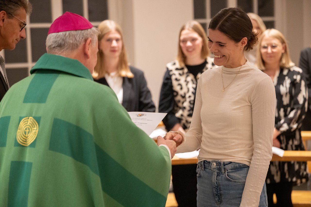 Verleihung der Missio Canonica am Ende des Studiums Katholischer Theologie.