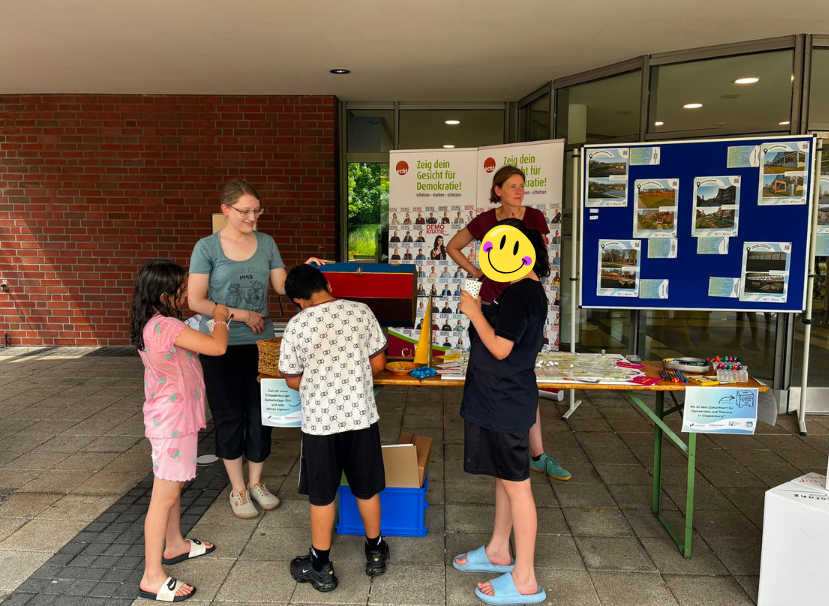 Ergebnisse der "Future Walk" Workshops bei der Woche der Demokratie und Toleranz präsentiert