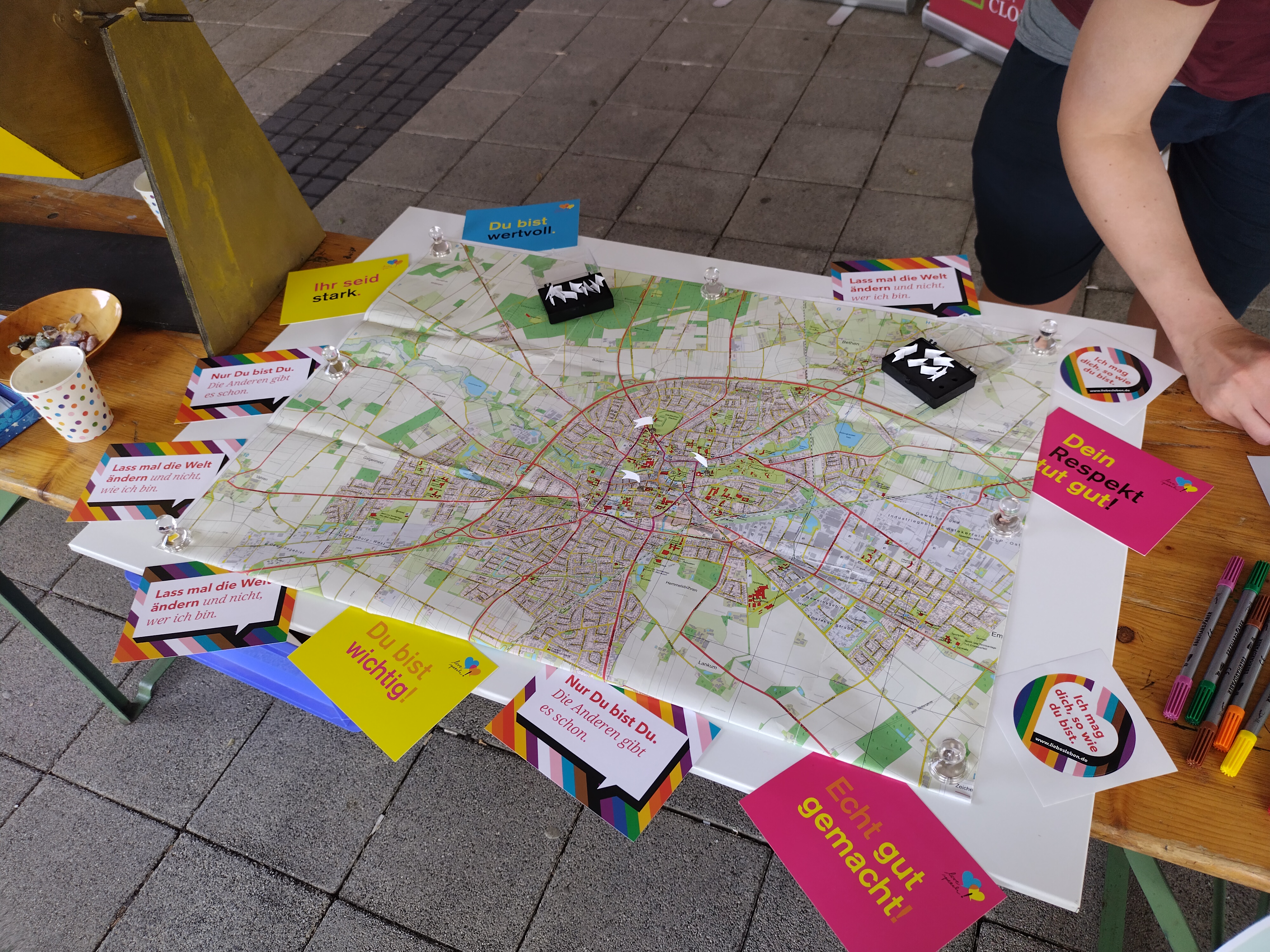 Ergebnisse der "Future Walk" Workshops bei der Woche der Demokratie und Toleranz präsentiert
