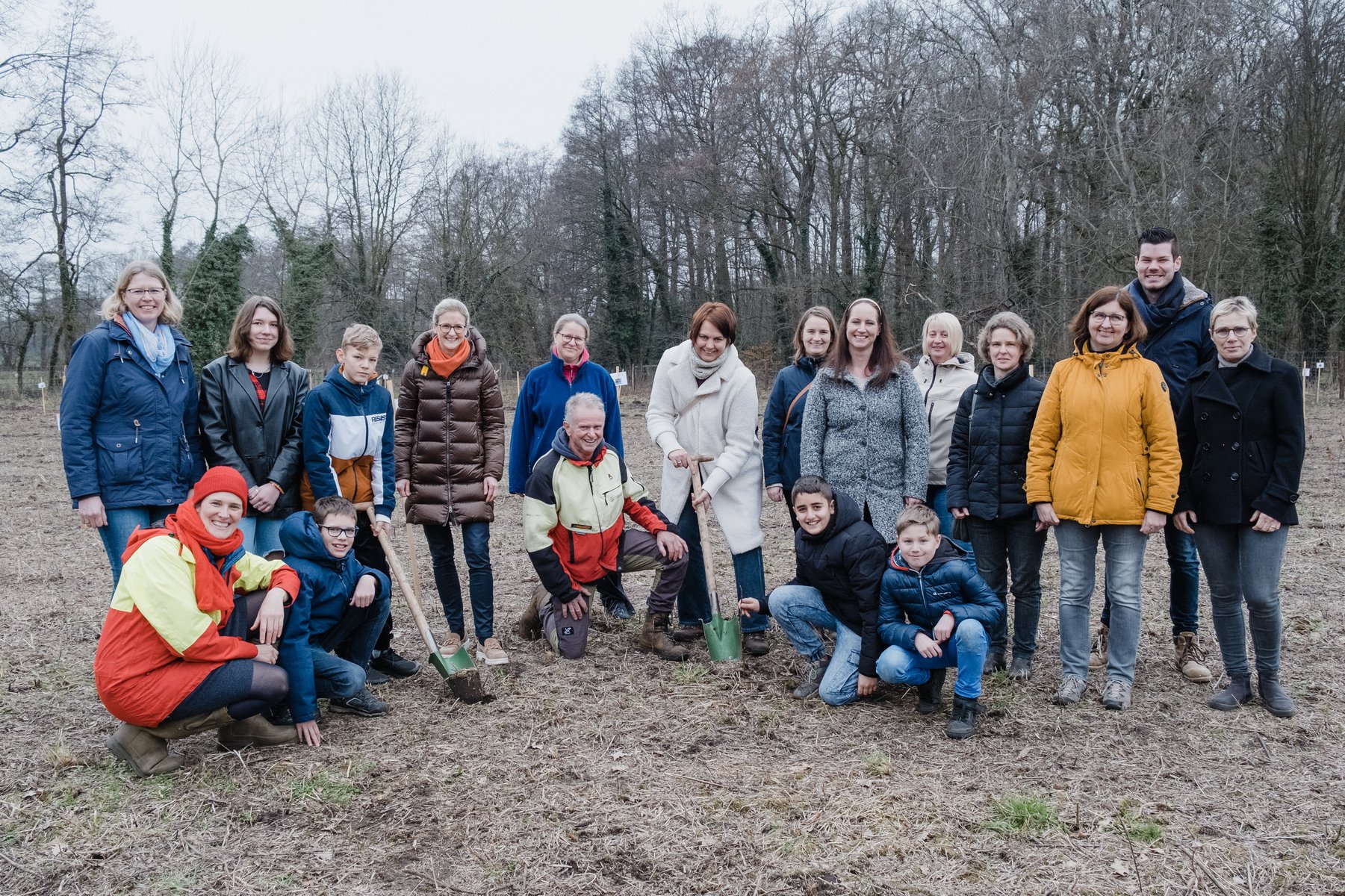 Lohner Schüler pflanzen 4850 Bäume im Bürger-Klimapark