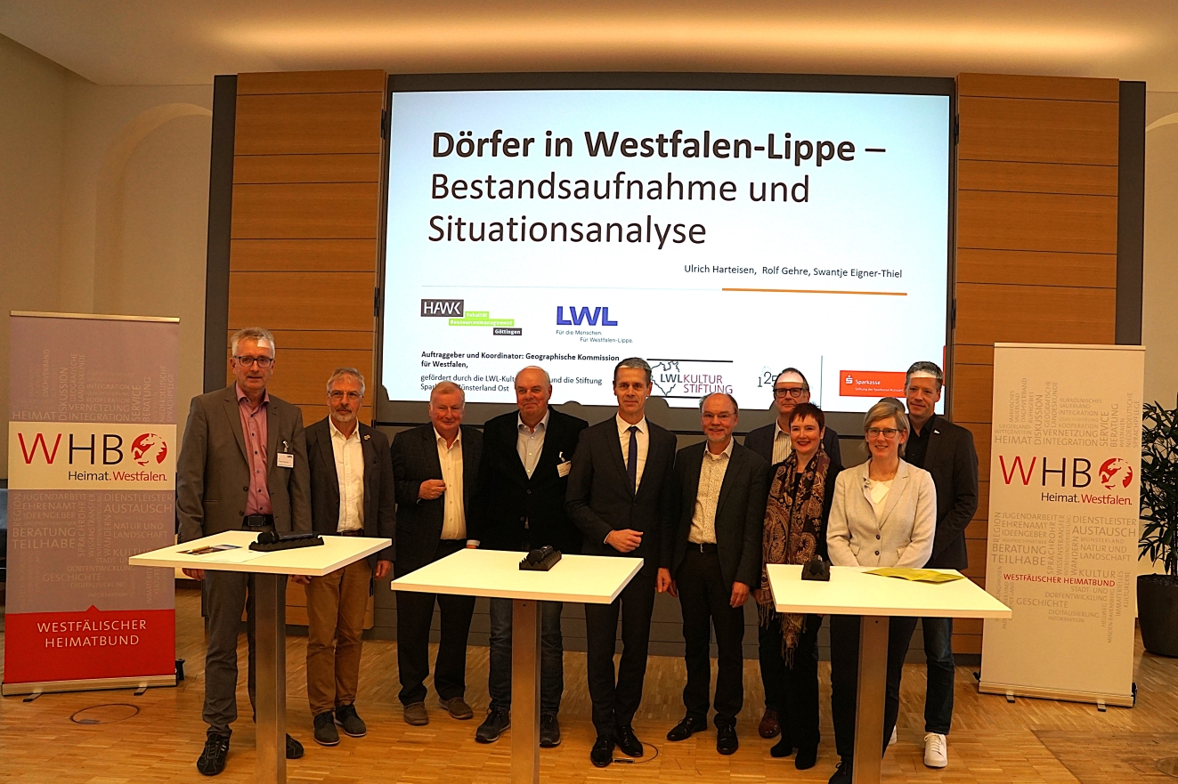 Forschung für zukunftsfähige Dörfer | Prof. Dr. Karl Martin Born präsentiert auf "Dörfer in Westfalen-Lippe" Tagung in Paderborn